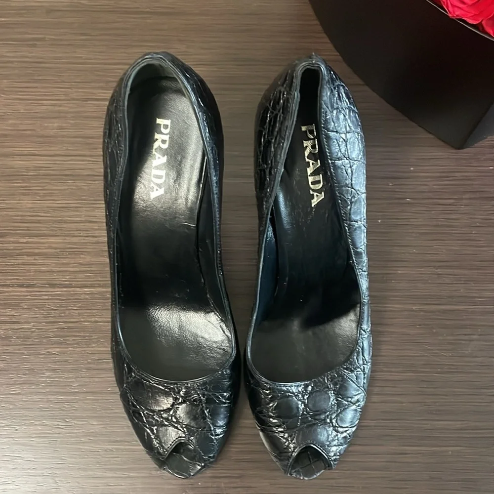 🎉🎉 HOST PICK 🎉🎉 100% authentic Prada alligator, 4 inch black peep toe heels